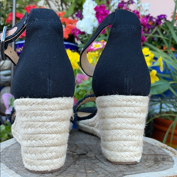 New Lucky Brand Shabby Canvas Raw Edge Wedge Heel Sandals - Picture 4 of 13